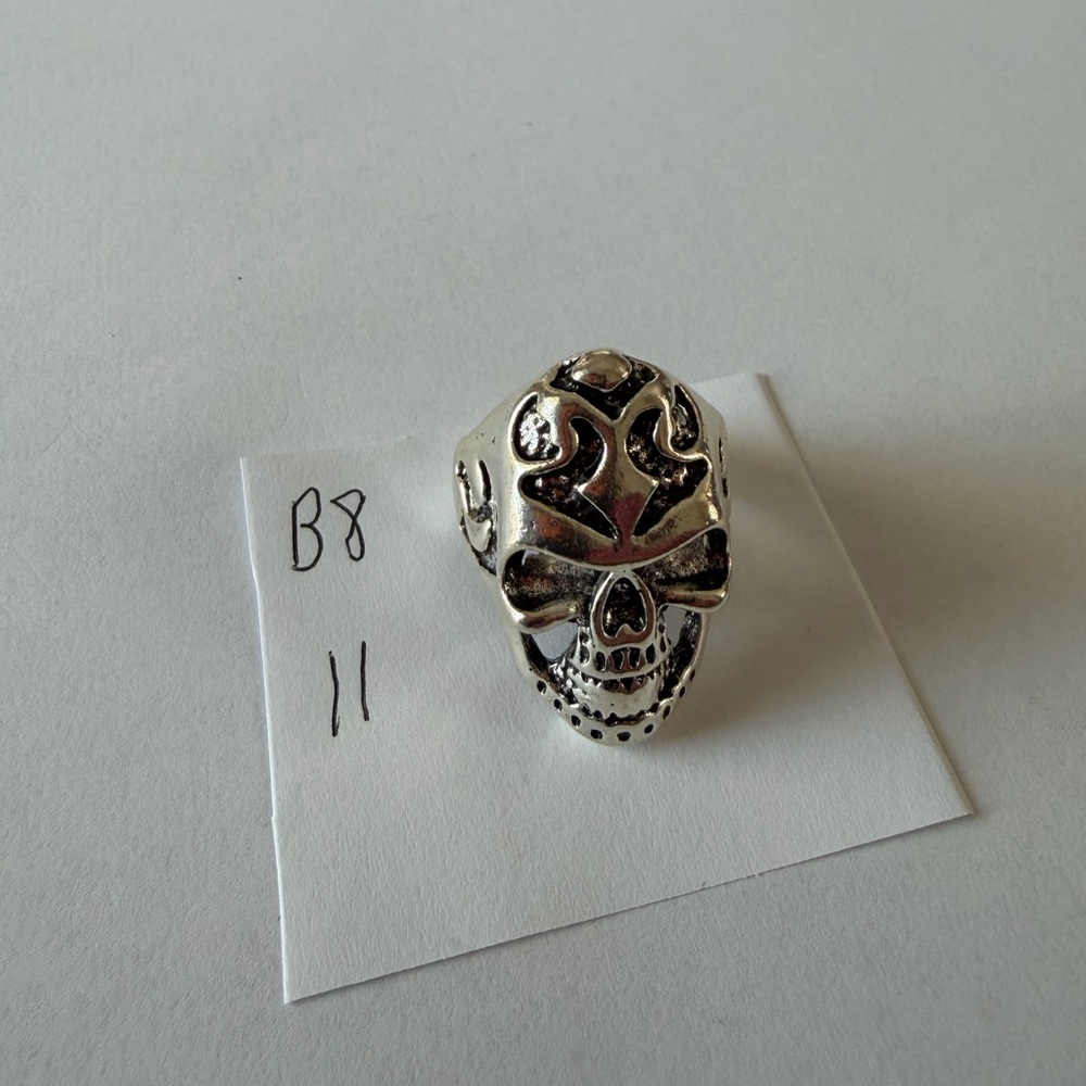 Silver‎ Skull Ring